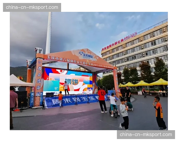 云南玉溪高原体育中心迎中超首秀，玉昆主场22163人观战