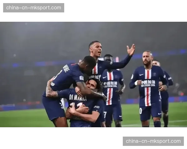 历史交锋回顾:回顾巴黎与马赛国家德比近五场经典对决 历史交锋回顾:回顾巴黎与马赛国家德比近五场经典对决