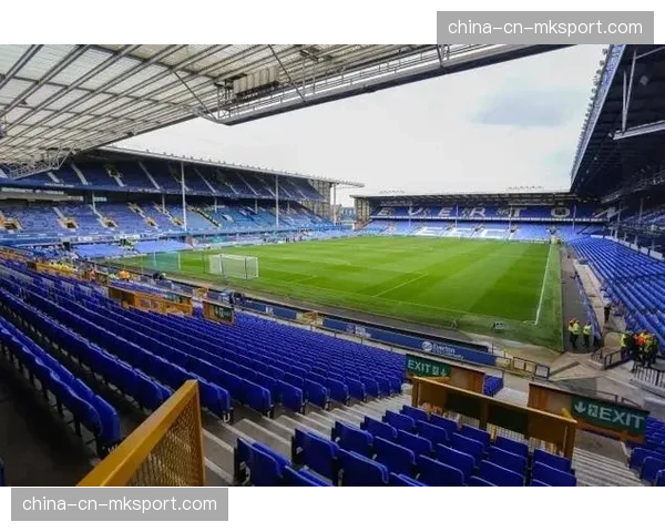 埃弗顿发布布拉姆利-摩尔码头球场最新建设进展，预计明年夏季启用